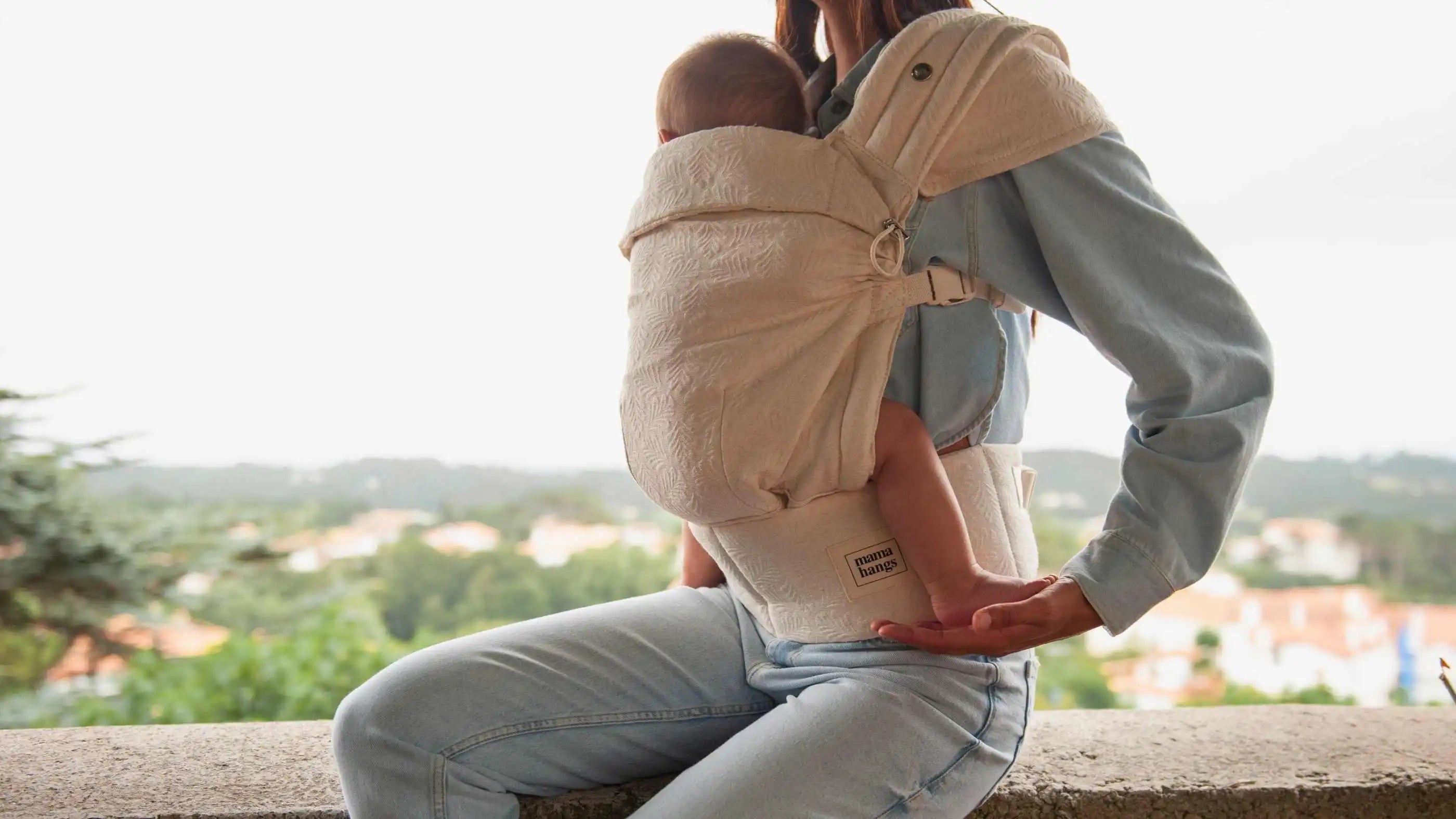 Carry & Bloom porte bébé physio évolutif de 3 mois à 4 ans