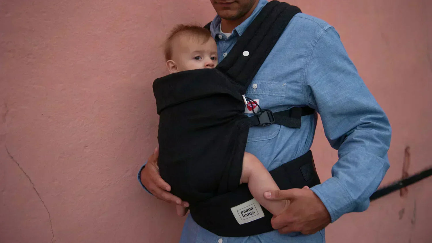 Le portage physiologique d'après Mama Hangs ne peut pas être face au monde