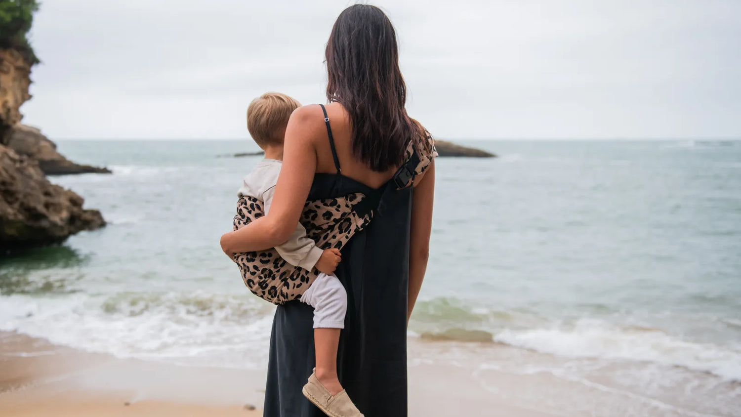 Porte bébé de 9 mois à 4 ans fabrication française Mama Hangs