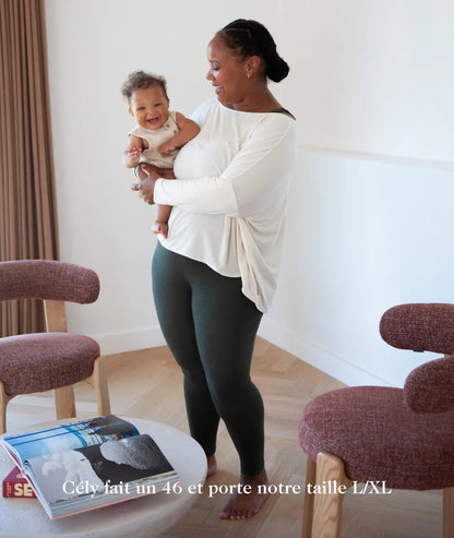 legging de grossesse avec une maille cotelée 