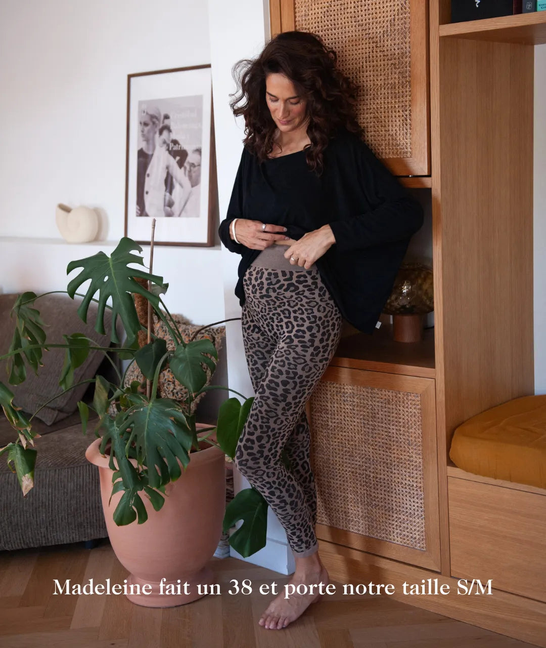 maman sortie de la maternité à 10 jours post partum avec legging de grossesse  extensible de mama hangs 