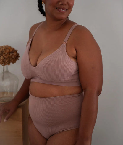 Brassière d’allaitement ajustable, essential bra de mama hangs