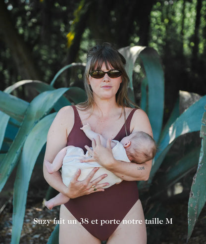  maillot de bain de grossesse de mama hangs. Adapté pour la grossesse et l&