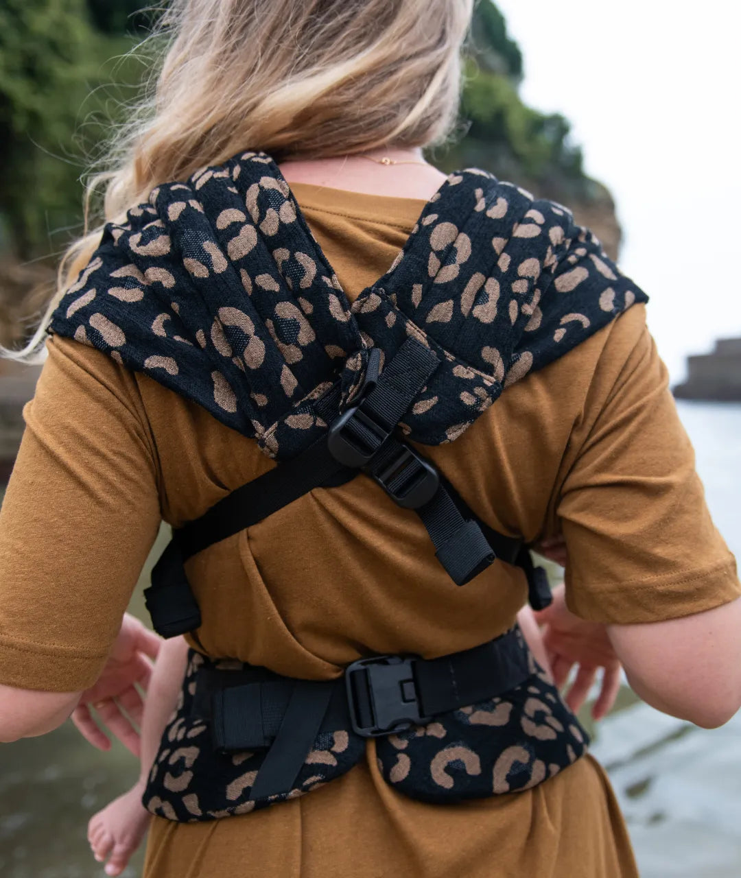 le plus confortable des porte bébé physiologique , carry &amp; bloom de mama hangs 