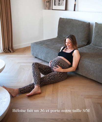 legging de grossesse porté par une maman enceinte. confortable pour liberte de mouvement 